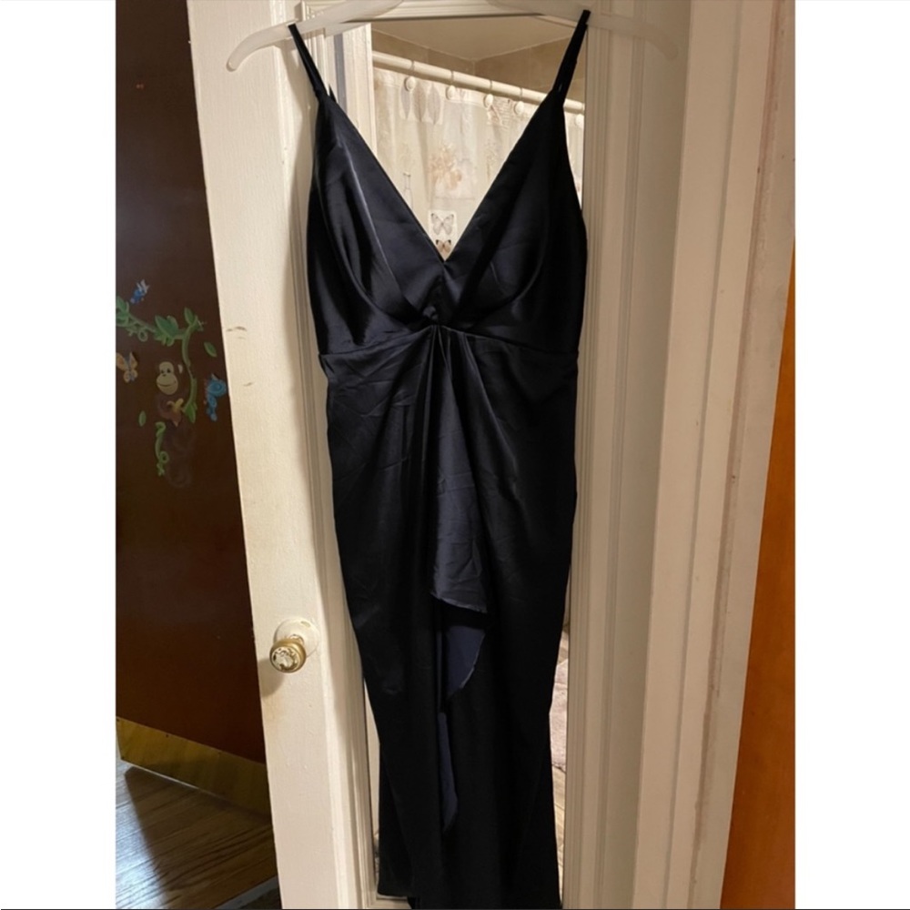 Lulu’s Dress - Picture 3 of 4